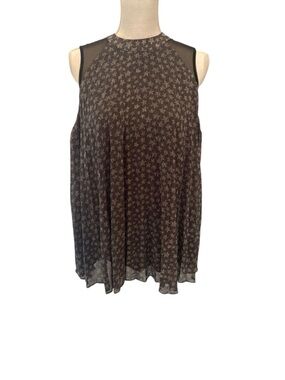 Torrid swing top with star print